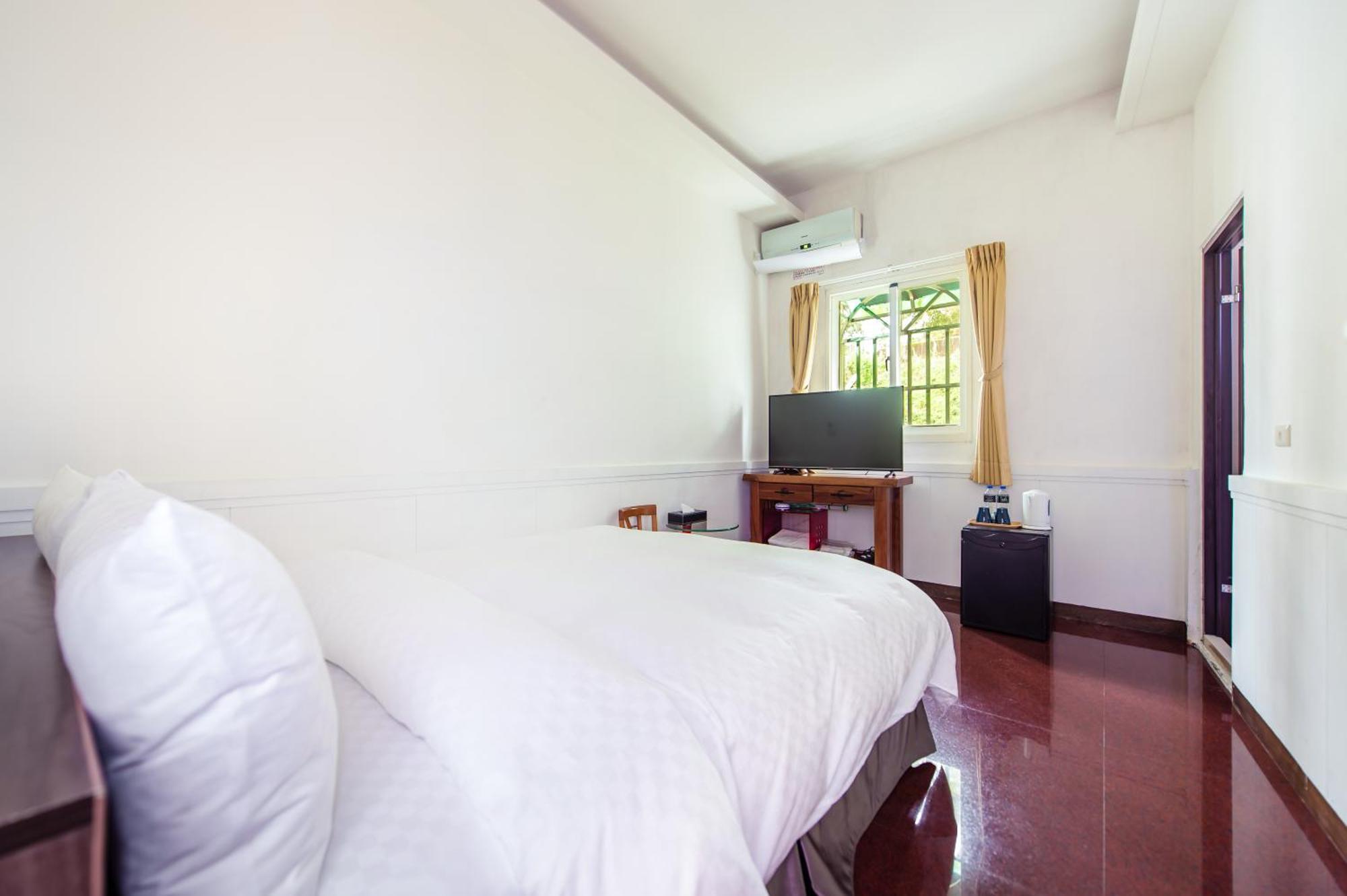 Moonlake B&B Юйчі Номер фото